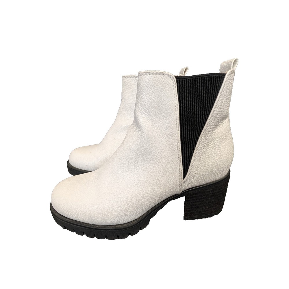 Mia Jody Chelsea Ankle Boot Womens 8 White Lug Sole Slip On Faux Leather Y2K